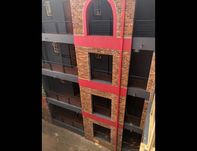 1 BEDROOM APARTMENT FOR SALE IN BOKSBURG CENTRAL